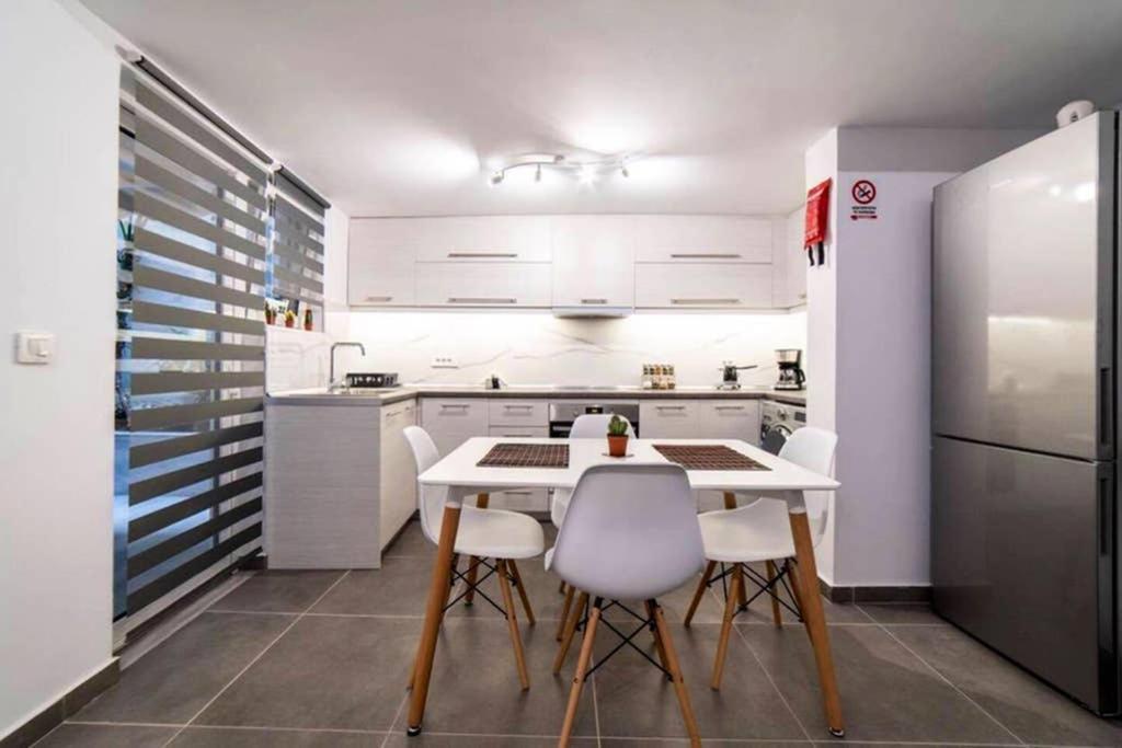 Brand New Aprt With Backyard In Lycabettus Hill ! Apartment Athens Exterior photo